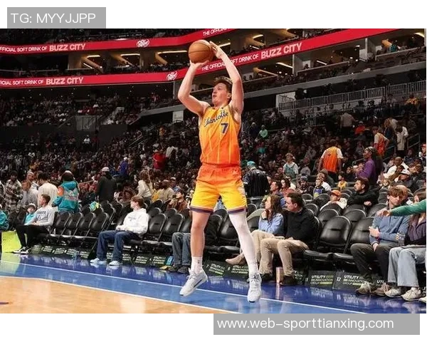 菜鸟落选秀加西亚表现抢眼贡献12分5板6助攻科沃德和埃奇库姆联手助力球队胜利